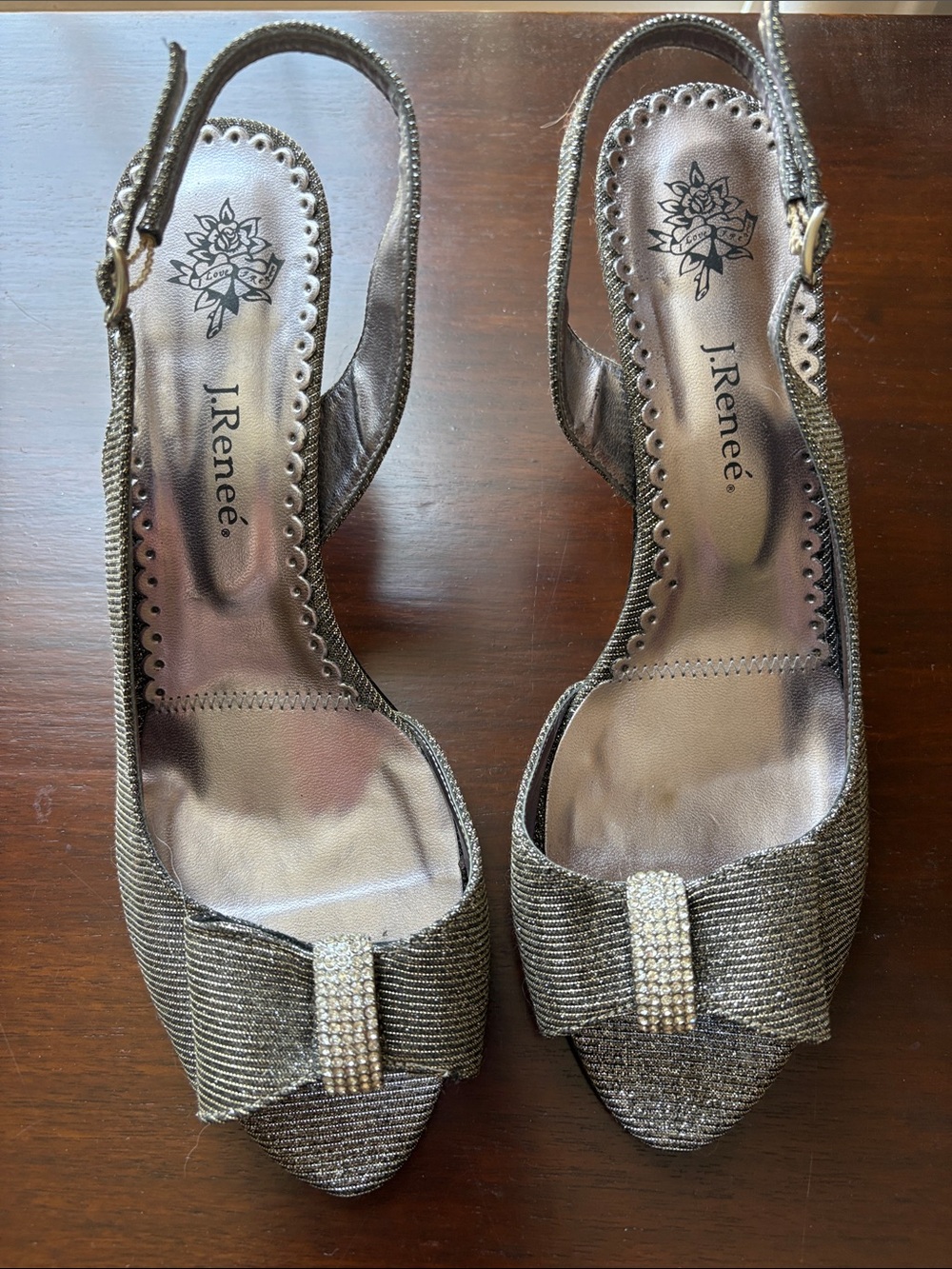 J. Renee Metallic Pewter Slingback Heels with Decorative Bow. Size 9.5
